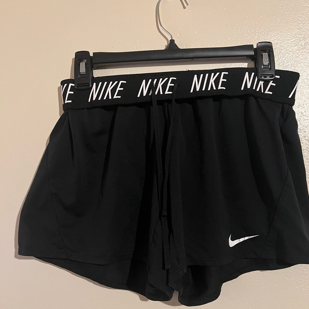 NIKE Medium Black